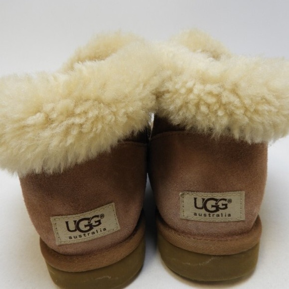 ❌❌SOLD❌❌UGG Mini Bailey Button - Size EU38 - Picture 3 of 5